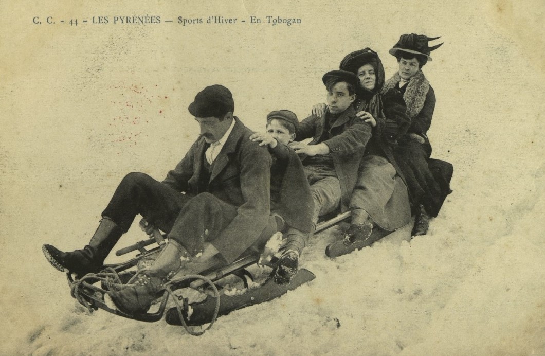 Les Pyrénées : Sports d'Hiver - En Tobbogan